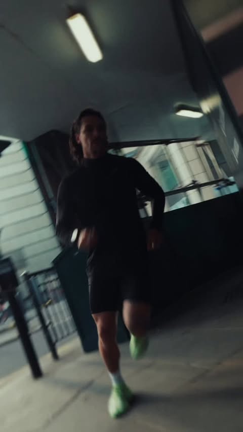 Instagram post by @fonzian for Under Armour. Caption reads: [...] to explore London is by foot with the Under....