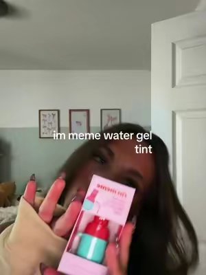 TikTok post by @izzyylarsen for I’M MEME. Caption reads: [...] meme i loveee definitely recommend 💓💓....