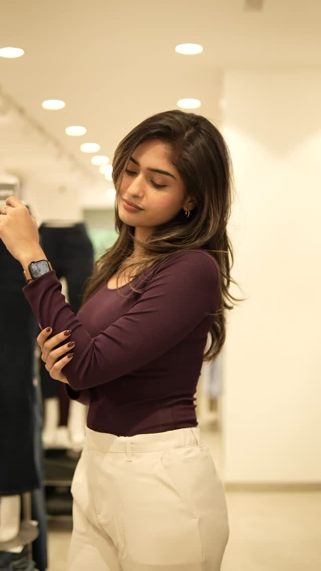 Instagram post by @ashwathy.preetha for Go Colors. Caption reads: So many new favourites @gocolors today, from comfy....