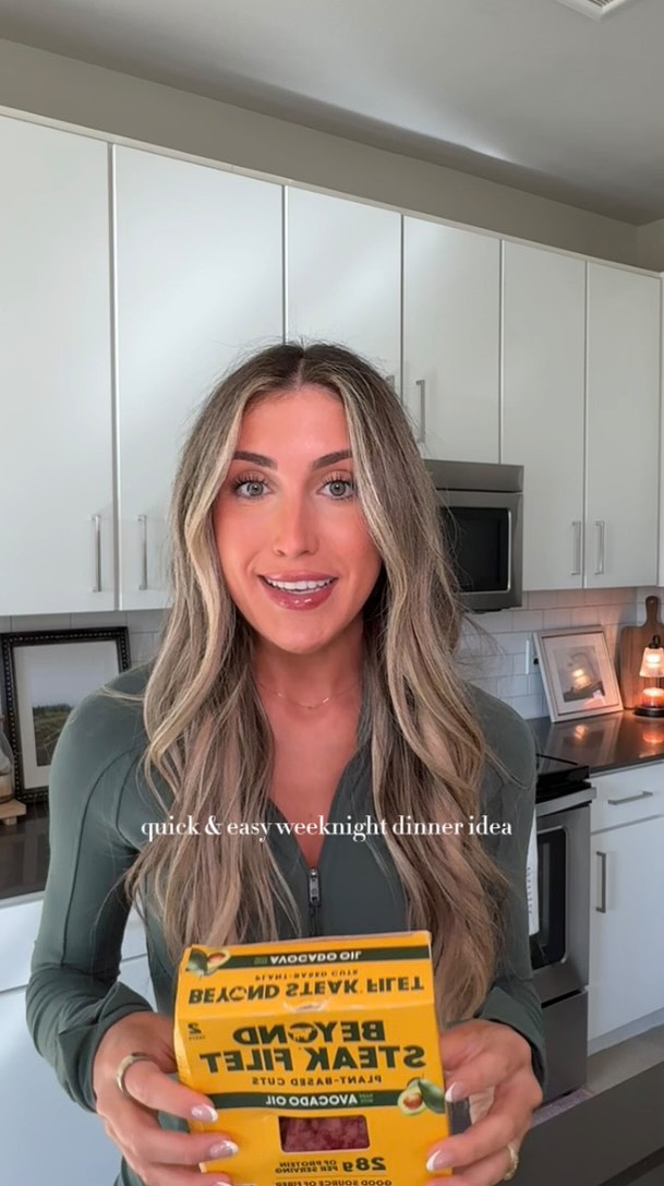 Instagram post by @jillybeanzfit for Beyond Meat. Caption reads: I’ve partnered with @beyondmeat to create a....