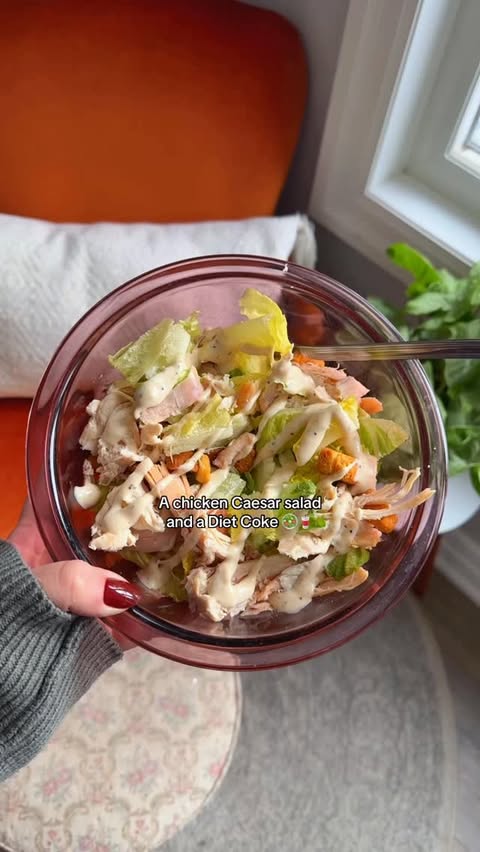 Instagram post by @lovezoepotter for Cira Nutrition. Caption reads: [...] 🤷🏻‍♀️

Code- ZOE15 to save 15% off....