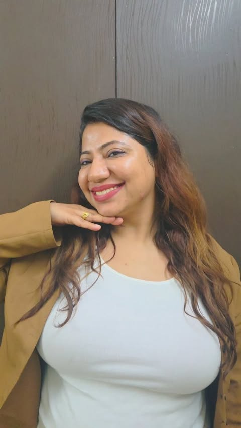 Instagram post by @surbhisharma2406 for HK Vitals. Caption reads: [...] to celeb glow? Ye orange fizzy drink! HK....