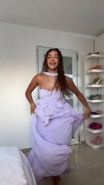 Instagram post by @virialexsha for PEPPERMAYO. Caption reads: traje de @peppermayo 

#contenido #reels....