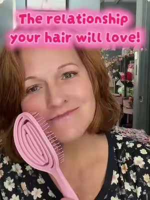 TikTok post by @barbieluvsbeauty for Cocomint Beauty. Caption reads: [...] with your bad brush and ask out the....