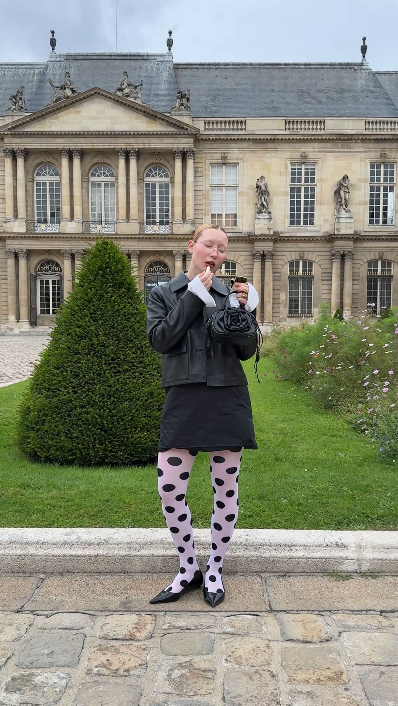 Instagram post by @volgaleoni for Guerlain. Caption reads: @guerlain is my outfit inspiration....