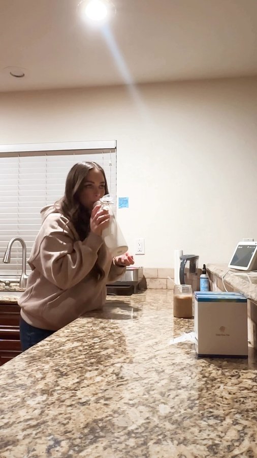 Instagram post by an influencer for Persona. Caption reads: #AD Starting my day with @personanutrition....