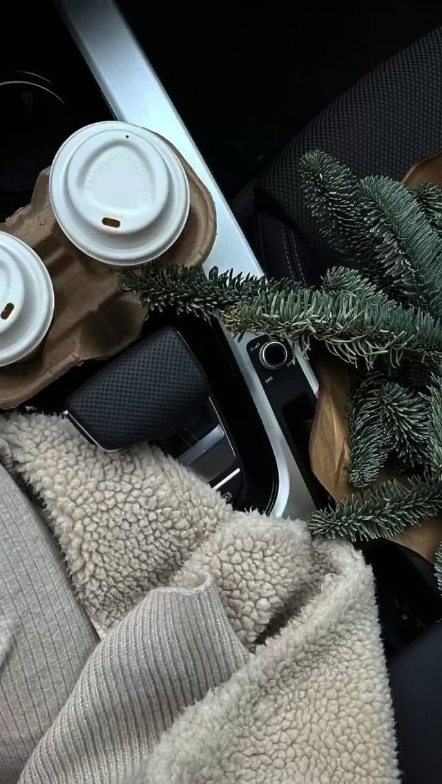 Instagram post by @sarahtey_ for Promod. Caption reads: 🌸🧸🤎❄️ Winter with @promod but in color, choose....