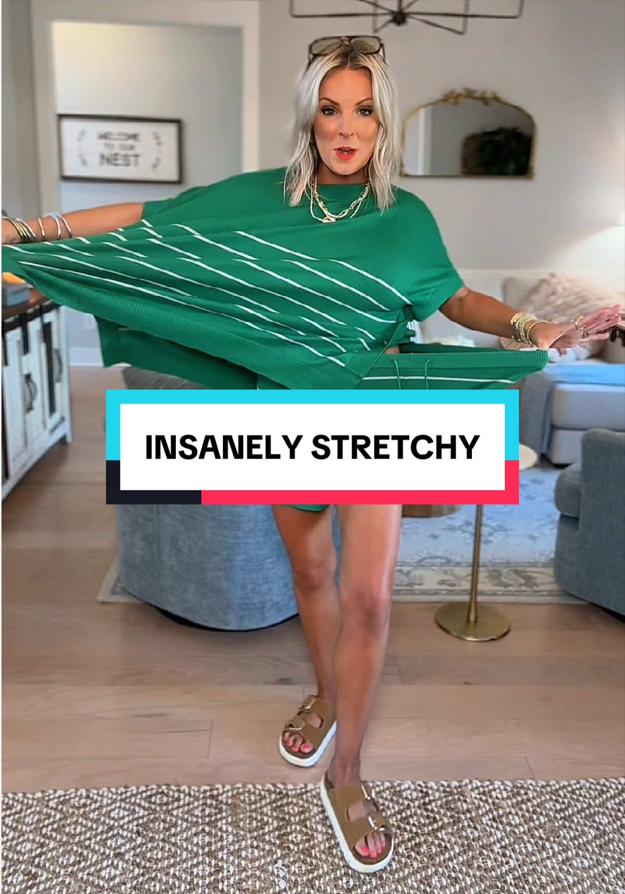 TikTok post by an influencer for Fisoew Fashion. Caption reads: @Fisoew Fashion #dealsforyoudays [...].