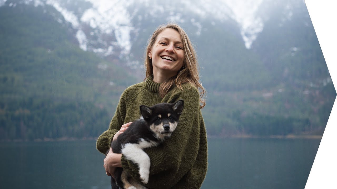 YouTube post by @viktoriatschernenko for everdrop. Caption reads: Mein neuer Freund 🐶.