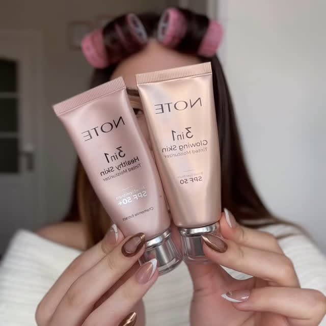 Instagram post by @ecenursavas for Flormar UAE. Caption reads: Hafızam silinmesin de ben kullanırım🥹💗
Ürünlerin....