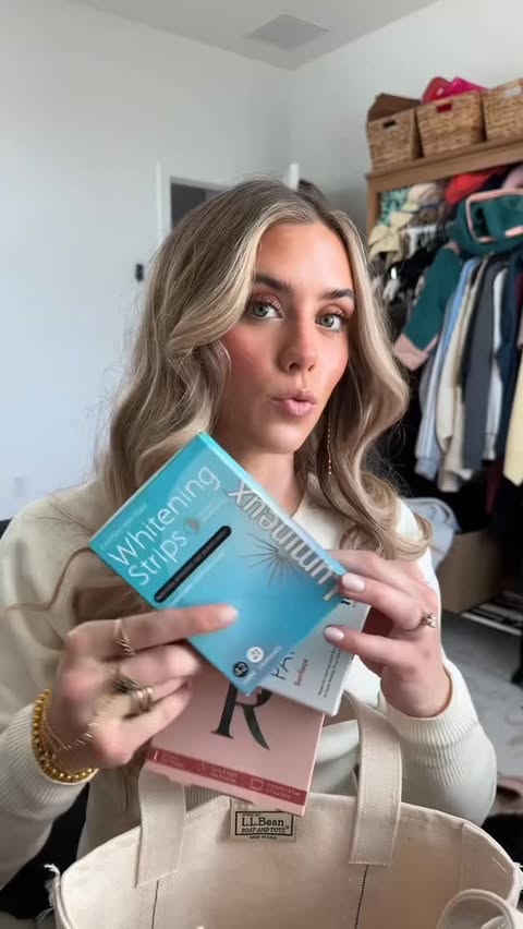 Instagram post by @sloanevosen for iHerb. Caption reads: the shopaholic has found a new obsession @iherb 😏....