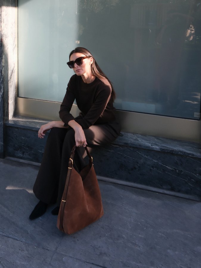 Instagram post by @thebrunein for VANESSA BRUNO. Caption reads: [...] Brown everywhere @sessun , suede bag....