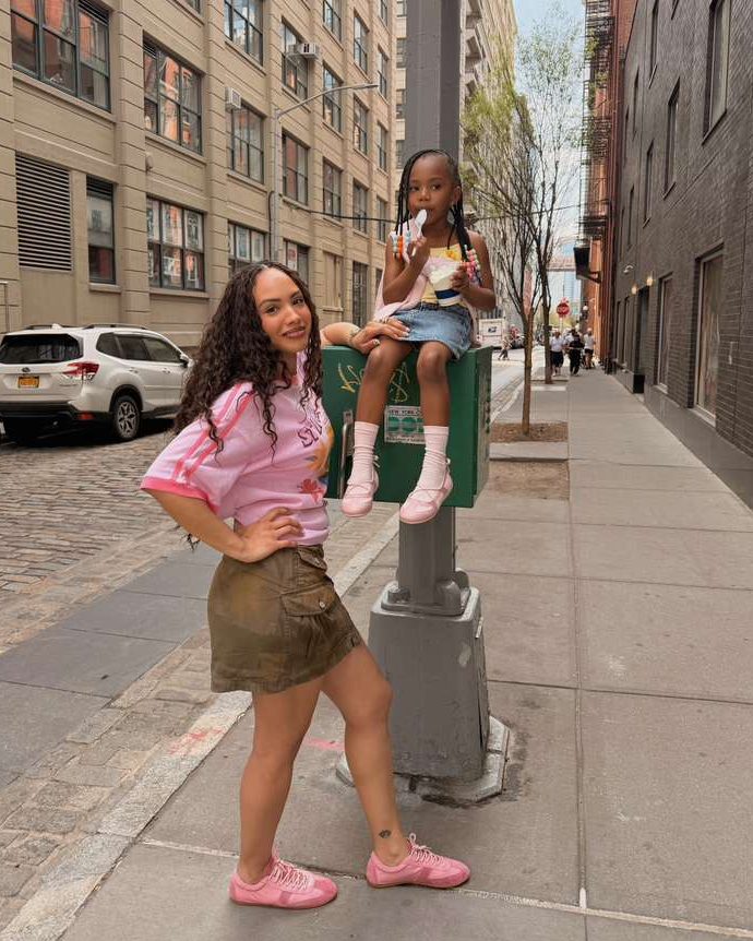 Instagram post by @looseunicorns for Steve Madden. Caption reads: The perfect girls day 🌷🩷🩰🎀 #smpartner.