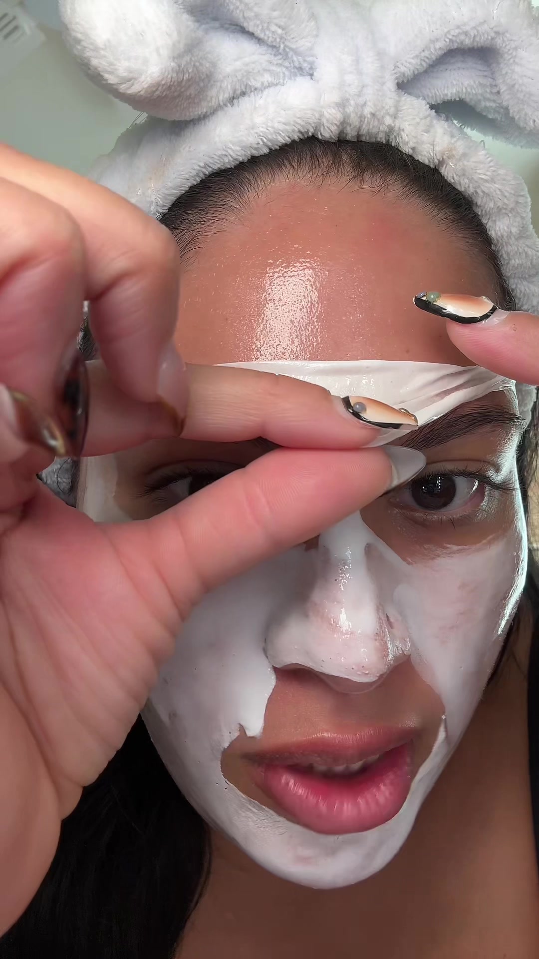 TikTok post by @brooklynreviewsxoxo for Medicube. Caption reads: [...] skin looks and feels 🫶🏽🥹 @medicube global....