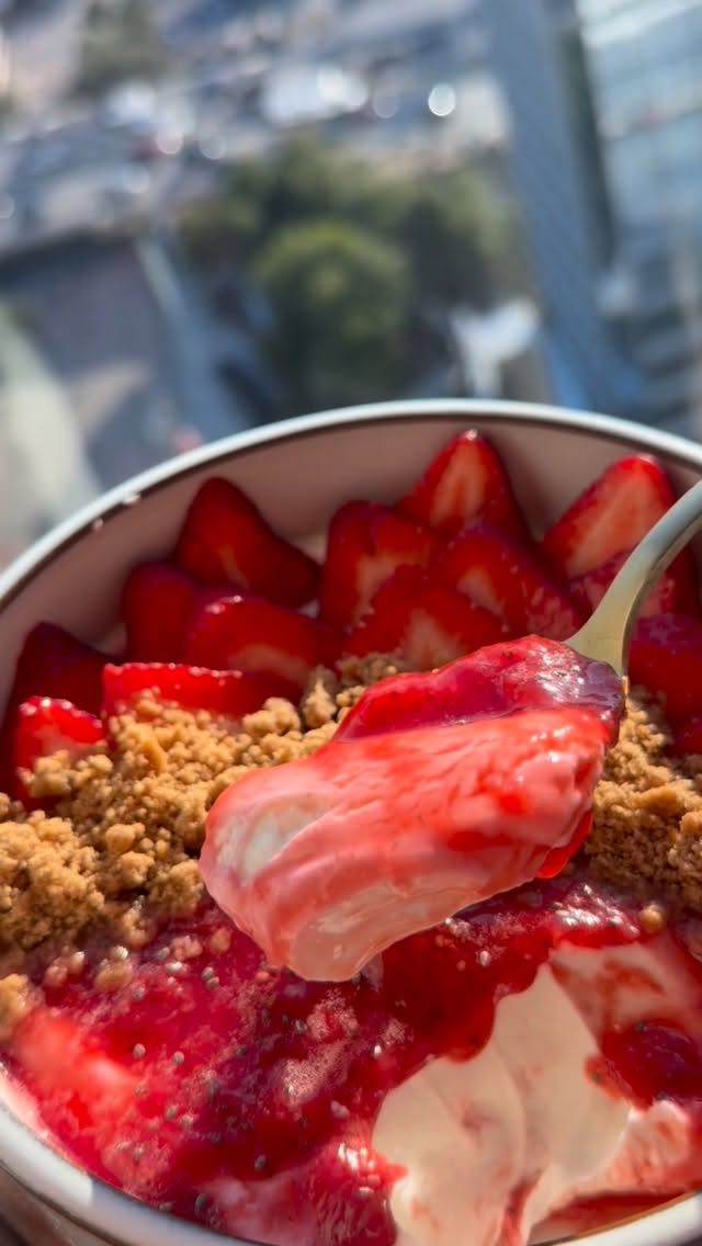 Instagram post by @andika.rodriguez for Evogen Nutrition. Caption reads: COME COOK WITH ME 😋🍽️

CUT & CURVY starts MONDAY....