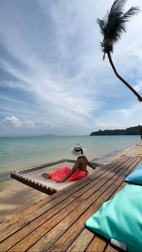 Instagram post by @nanphanitajacob for Holafly. Caption reads: Winter escapism courtesy of @holafly_esim— the....