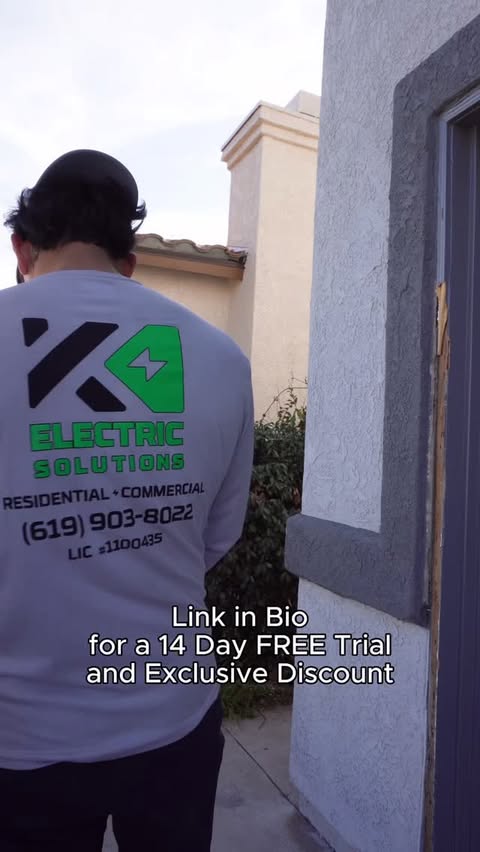 Instagram post by @_ksparky for Jobber. Caption reads: Fast responses win jobs.
Jobber helps me answer....