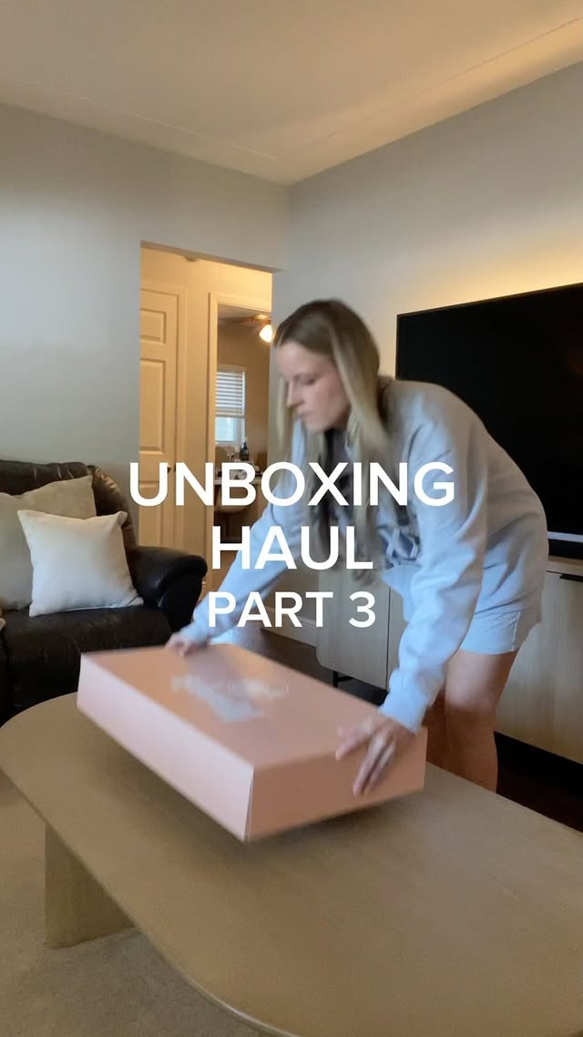 Instagram post by @kayleigh__eats for Blume. Caption reads: I’ve dreamed of days like this🫶🏼 #pr #unboxing....