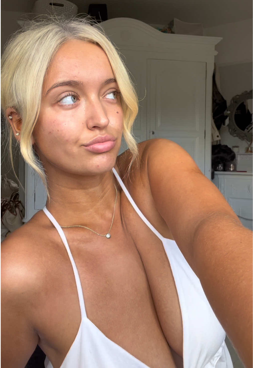 TikTok post by @jessdriscollxo for 2bTanned. Caption reads: Trying the new diamond cream! DID NOT disappoint🤤....