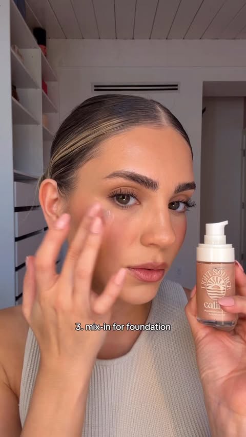 Instagram post by @meliscifcili for Caliray. Caption reads: Glowy without texture 🫶🤫 4 ways to use @caliray....