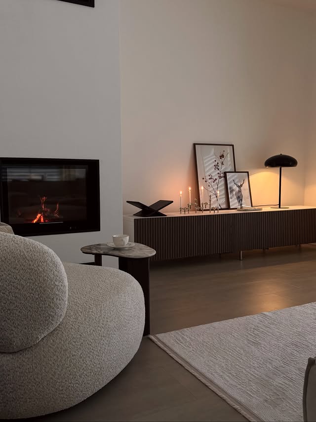 Instagram post by @mely_in_prague for Gallerix. Caption reads: 🎄✨ GIVEAWAY ALERT ✨🎄

Win a 1500 CZK Gallerix....