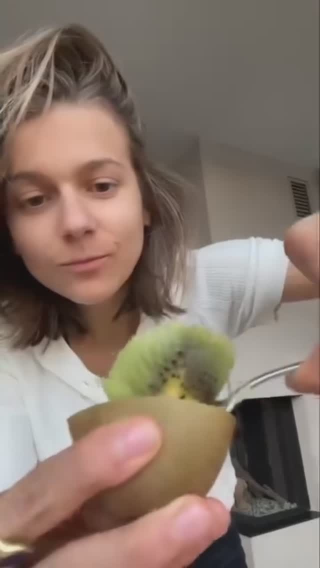 Instagram post by @zaghazeitoun for BOLD SNACKS. Caption reads: Delícia, vocês precisam provar 😅😍
@boldsnacks....