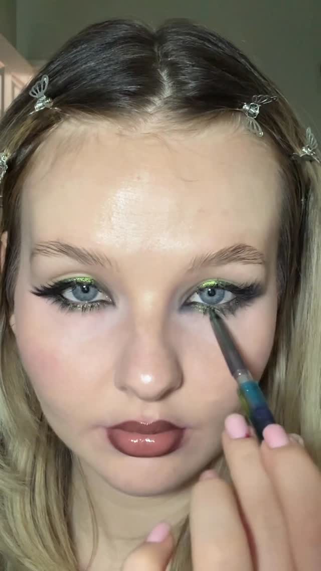 Instagram post by @beautybypeach for Kaleidos Makeup. Caption reads: @kaleidosmakeup epiphany glow liner shade....