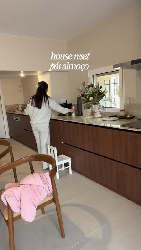 Instagram post by @mariamadalenamateus for Pingo Doce. Caption reads: [...] fresco incrível 🌊 no pingo doce 💚....