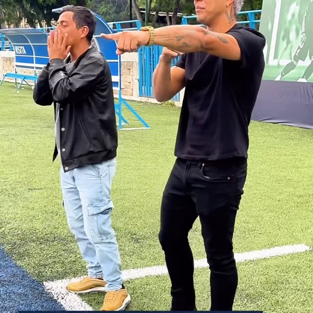Instagram post by @seleccioncreadores.mx for Corona. Caption reads: ¡@corona_mx nos encargó una misión: encontrar un....