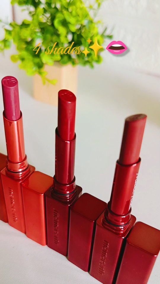 Instagram post by @dhirdeep92 for Mamaearth. Caption reads: Luxe lips, clean formula, Pure glow. 💋✨

When....