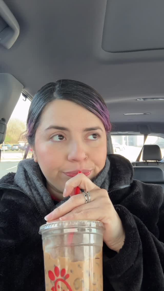 Instagram post by @coralfully for Chick-fil-A. Caption reads: Lunchtime chat! #lunchtime #pregnancyafterloss....