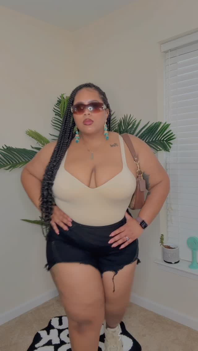 Instagram post by @dmondsr4evr for Shapermint. Caption reads: [...] new Sweetheart Cami from @shapermint🤗 I....