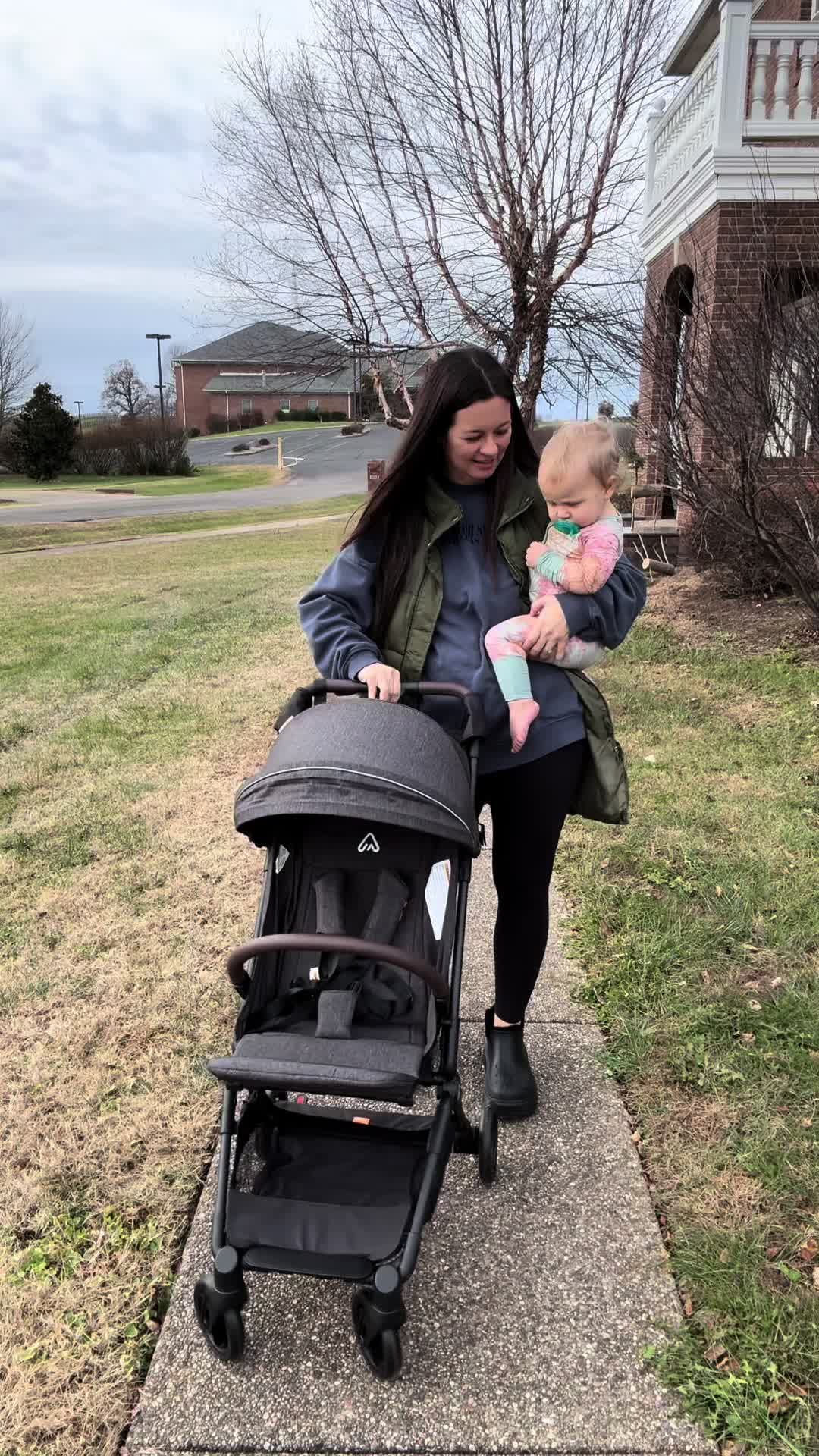 TikTok post by @sammie_head for Mamazing. Caption reads: On sale, @Mamazing Global stroller!....