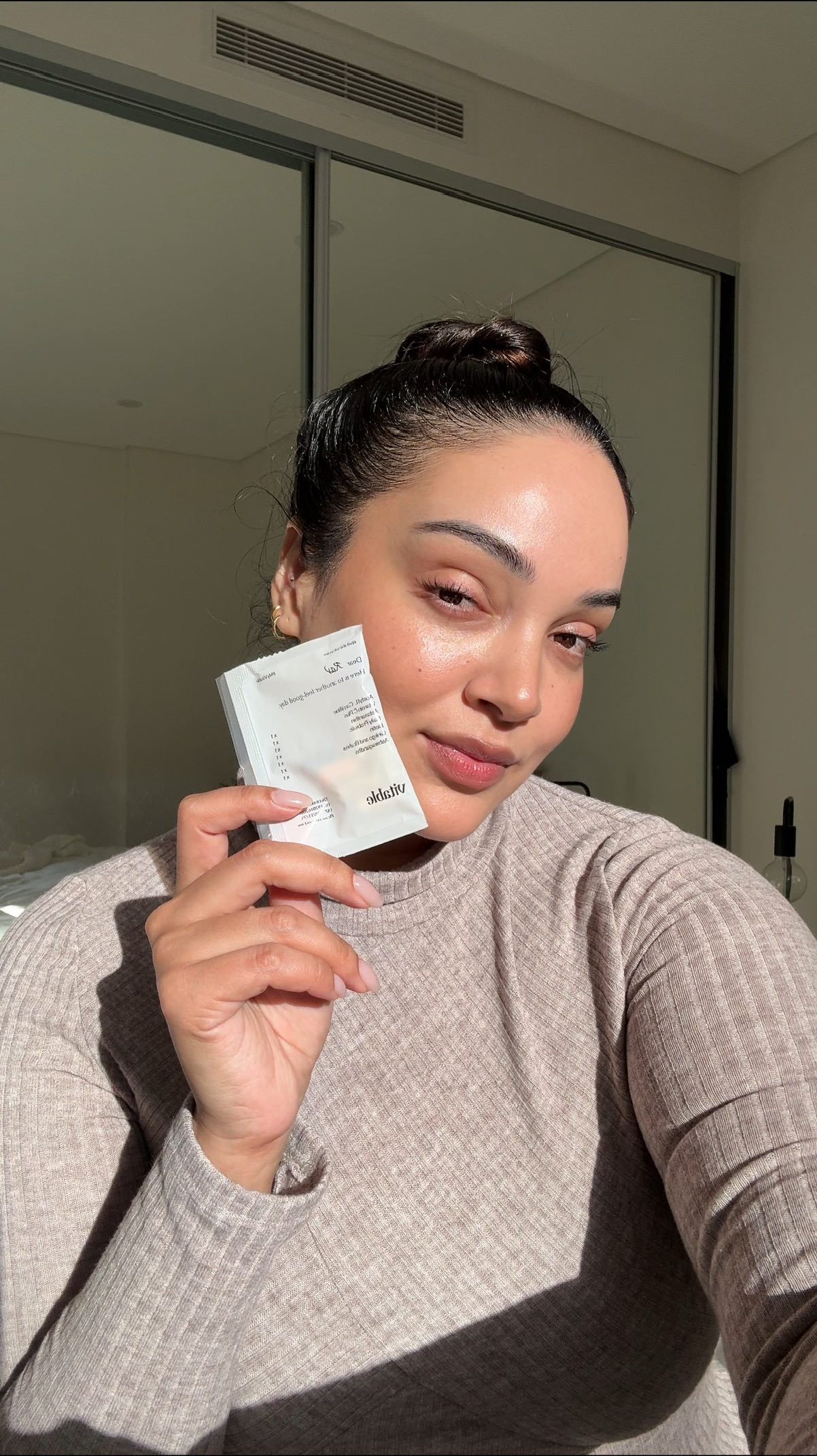 Instagram post by @itsrav.ugc for Vitable. Caption reads: One quiz. One sachet. Vitable makes personalised....