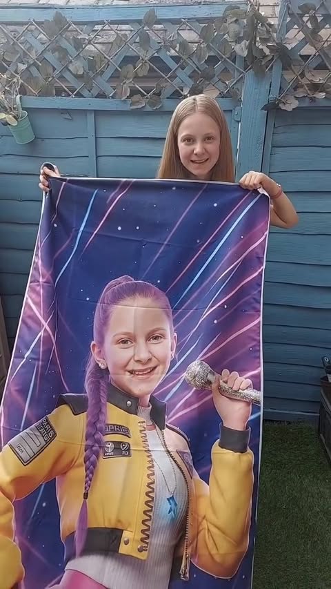 Instagram post by @matilda_sparkles.forever for Makemesurprise. Caption reads: [...] amazing personalised gifts from....