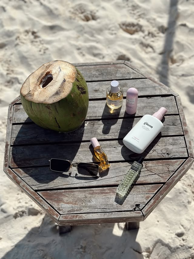 Instagram post by @niloox for Bloomingdale's. Caption reads: • Day 1 🌴Half the excitement of a trip is the....