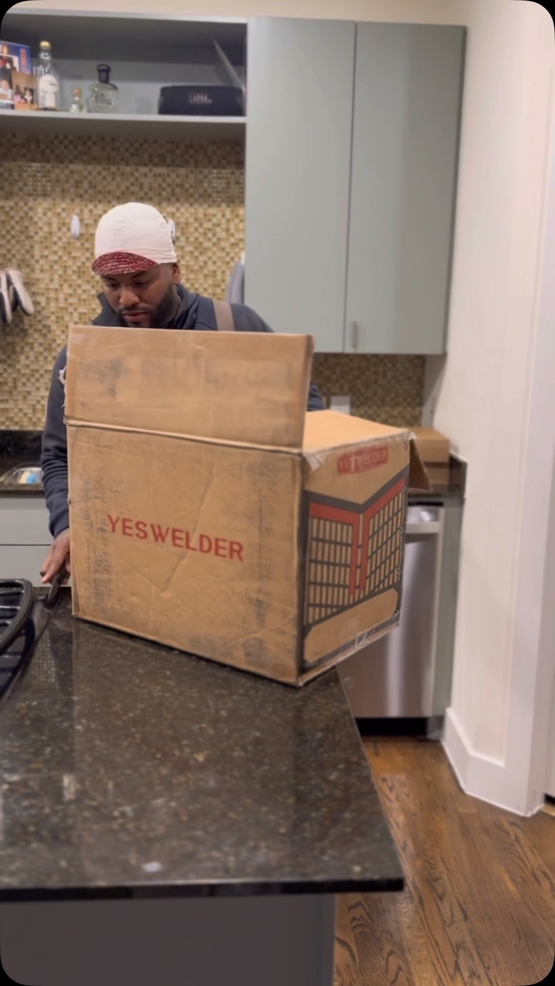 Instagram post by @antweldz for YesWelder. Caption reads: I wanna say thank you @yeswelder for the 220 Dc....