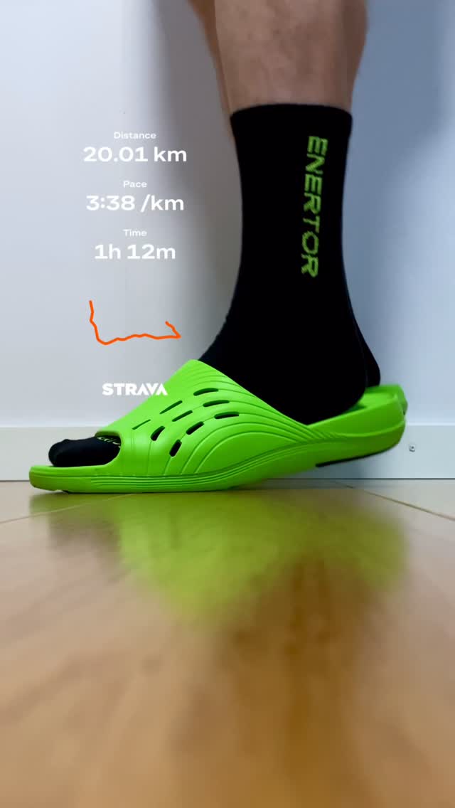 Instagram post by @running_peak for Enertor. Caption reads: Trying out the new @enertor shock-absorbing....