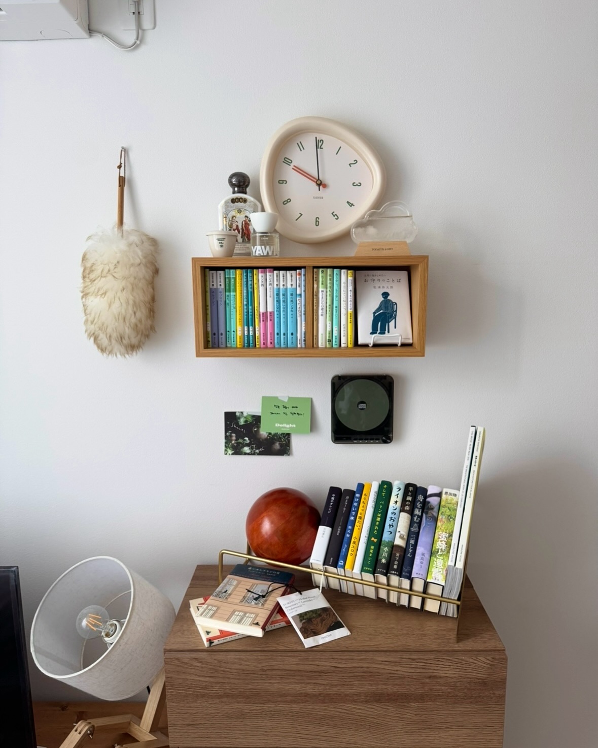 Instagram post by @y__a4ma for isuta. Caption reads: この前のリールでもご紹介した
ブックエンド！

ボーリングみたいでめちゃくちゃ
かわいいんです🎳�....