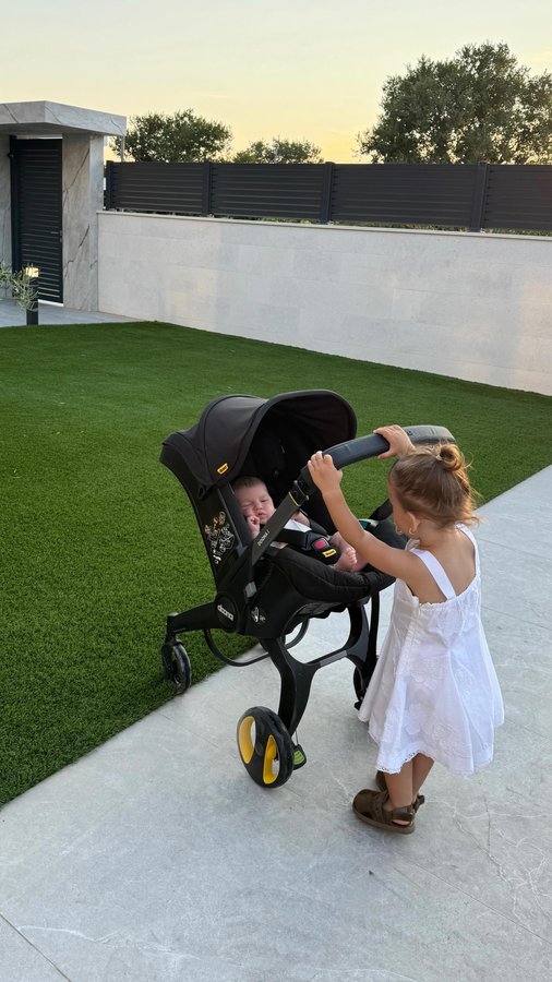 Instagram post by @nertinab for Doona. Caption reads: always with us @doonadeutschland 💛 #doona....