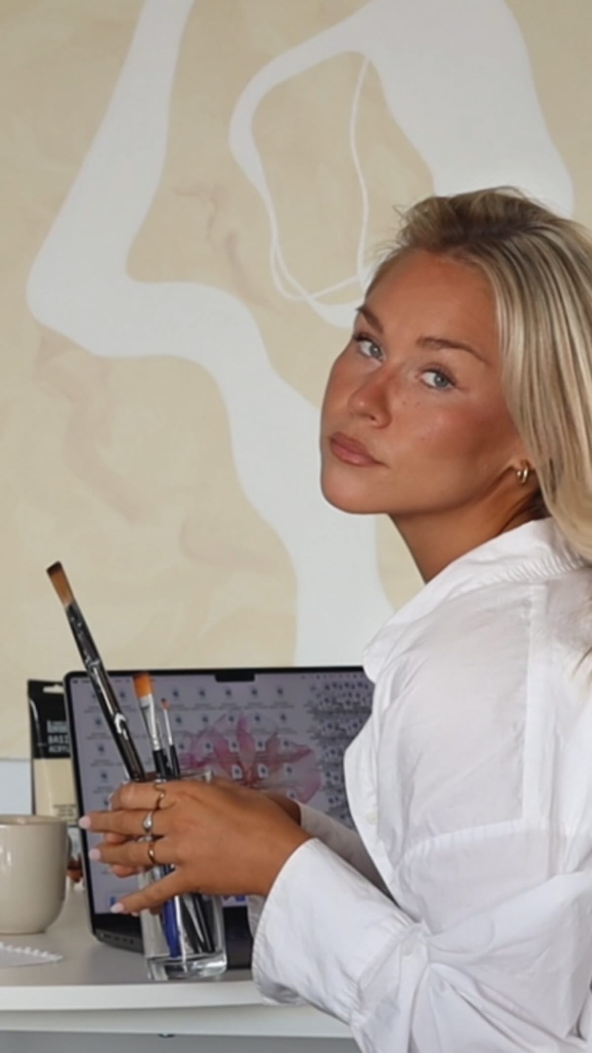 Instagram post by @sonja.annika.art for Wix. Caption reads: It’s all about the creative mess & magic ✨....