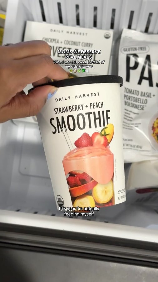 Instagram post by @alexiskristiana for DAILY HARVEST. Caption reads: Moms, we deserve REAL MEALS too, not just cold....