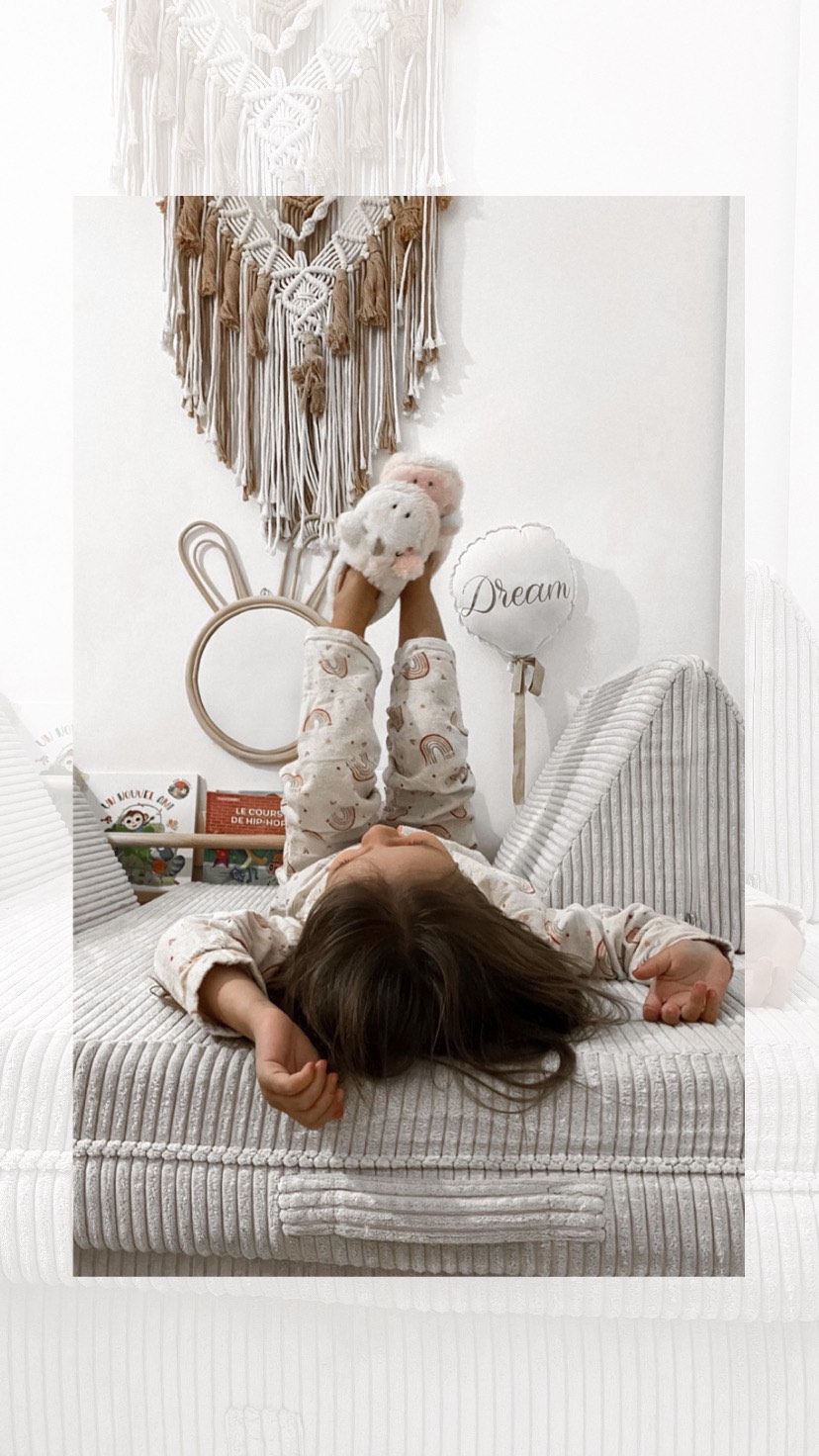 Instagram post by @audrey_choux for Isotoner. Caption reads: en partenariat avec Isotoner ✨ Moments de douceur....