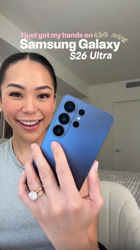 Instagram post by @geezelouiseeeee for Boost Mobile. Caption reads: [...] looks so beautiful! #SamsungPartner....