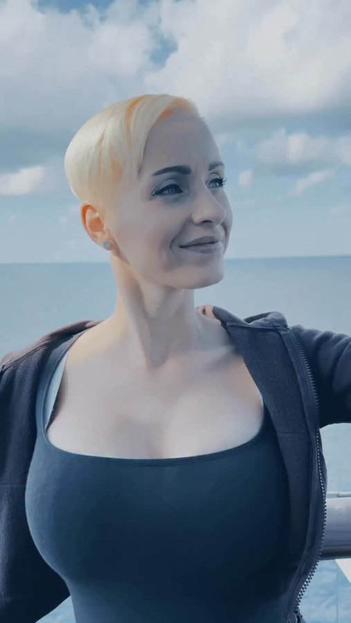 Instagram post by @anike.official for Ulefone. Caption reads: [...] me to Full Metal Holiday tomorrow? ⚡
My....