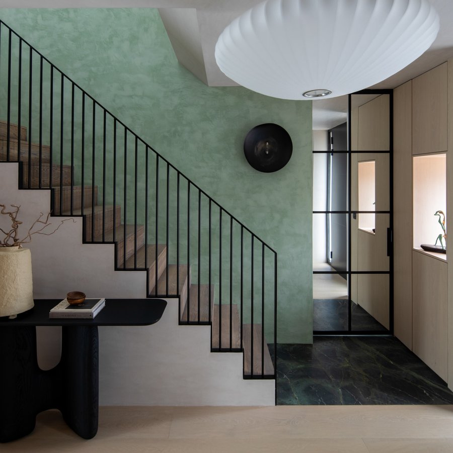 Instagram post by @roisinlafferty for Interior Design. Caption reads: 2:1 Residence sitting pretty in the USA. Thank you....