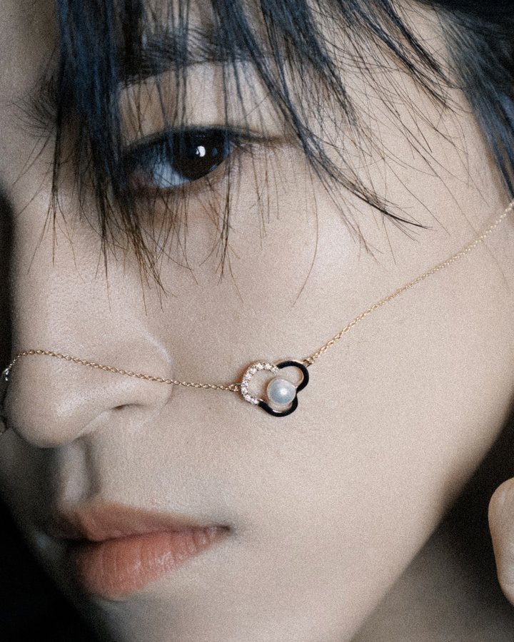 Instagram post by @santazanduo311 for TASAKI. Caption reads: TASAKI 🫶🫶🫶
@tasaki_intl.