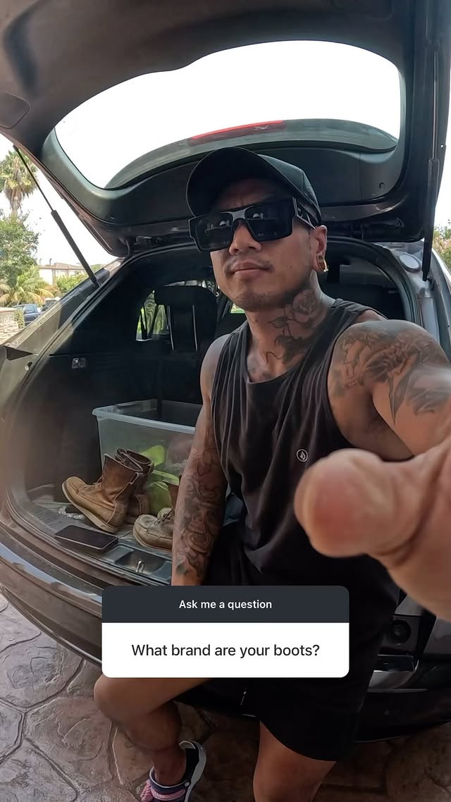 Instagram post by @kvn.muscle for Red Wing Heritage. Caption reads: [...] I try? #construction #workboot....