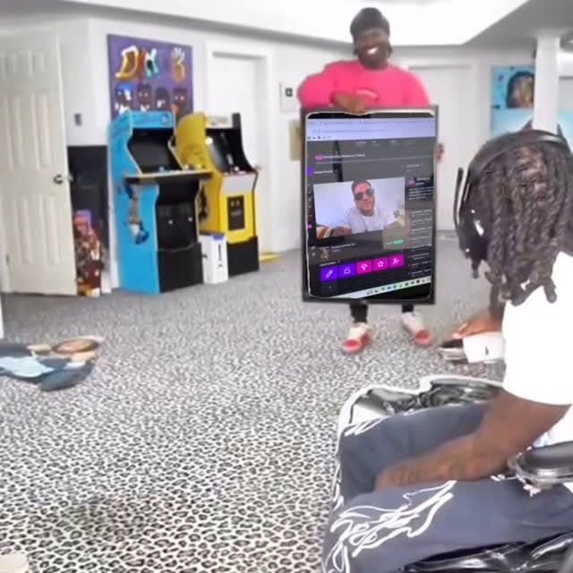 Instagram post by @realronniemagro for Twitch. Caption reads: [...] the #StreamTeam #Gaming #Vlogging #More....