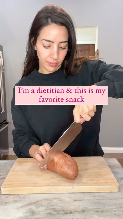 Instagram post by @momnutritionist for NC Sweetpotatoes. Caption reads: [...] Crusted Sweetpotatoes 1-2 large....